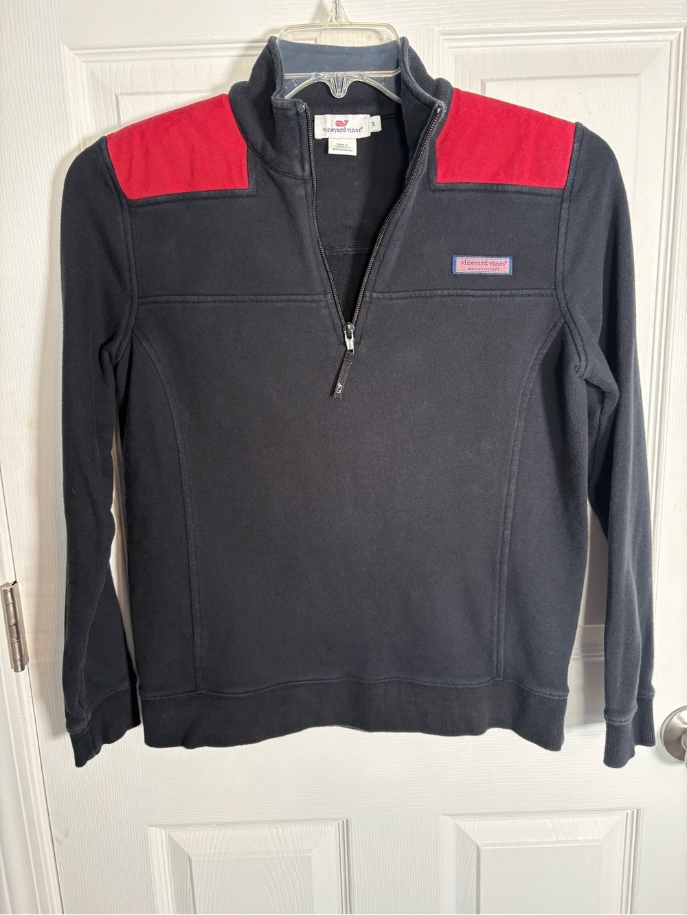 Vineyard Vines Black Quarter-Zip Pullover with Red Shoulder Panels Size Small